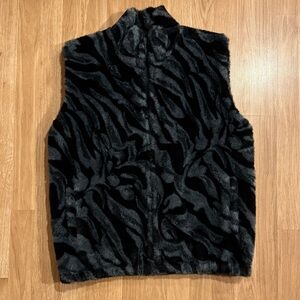 EUC Vintage Duffel Outdoor Faux Fur Vest - Gray/Black Animal Pattern - Medium